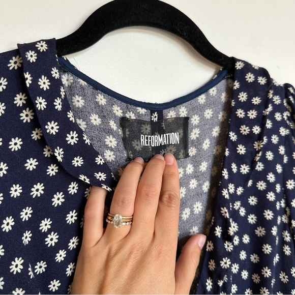 Reformation Heidi Dress in Navy Blue Daisy Print Size 2 - Picture 8 of 13